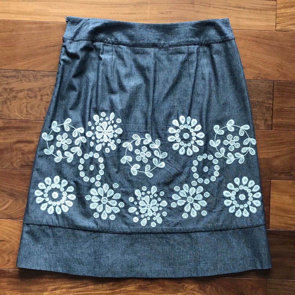 Ann Taylor grey skirt with floral pattern